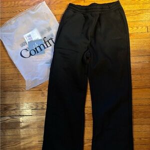 Comfrt Women's Black joggers